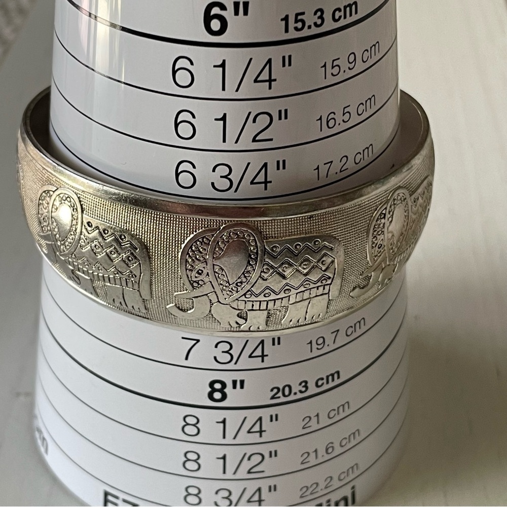 Vintage Silver-Tone Elephant Cuff Bracelet - Picture 5 of 5